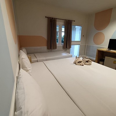 Deluxe Triple Bed Room